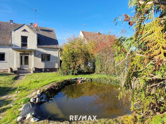 Freistehendes Wohnhaus mit Garten