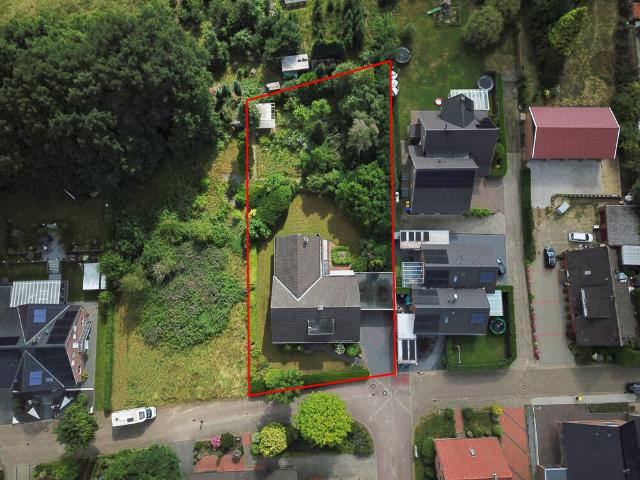 Freistehendes Wohnhaus mit großzügigem Garten und Ausbaureserve