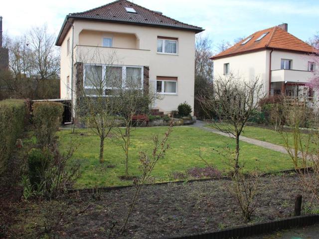 Freistehendes zwei Familienhaus in Lichterfelde, Provisionsfrei