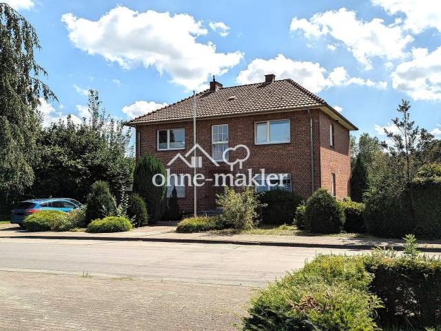 Freistehendes Zweifamilienhaus in Hövelhof Espeln