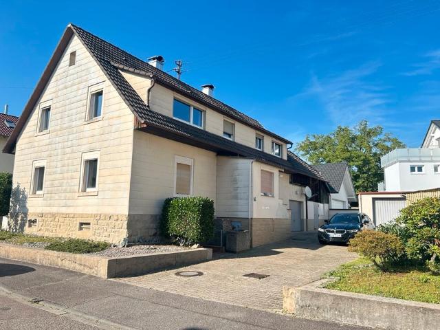 Freistehendes Zweifamilienhaus in ruhiger Wohnlage!