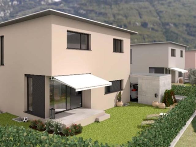Freistehendes 4.5 Zimmer Einfamilienhaus mit Garten und Carport in PrositoCasa indipendente di 4,5 locali con giardino e posto auto coperto a Prosito