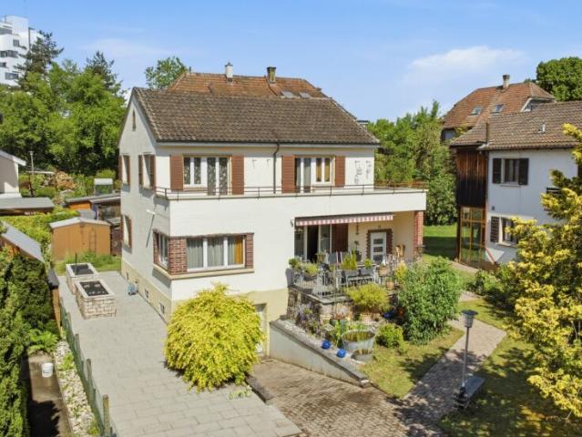 Freistehendes 5.5 Z' EFH an ausgezeichneter Wohnlage von Münchenstein