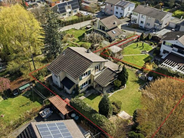 Freistehendes 5.5 Z' EFH mit grosszügigem Garten an exklusiver Lage