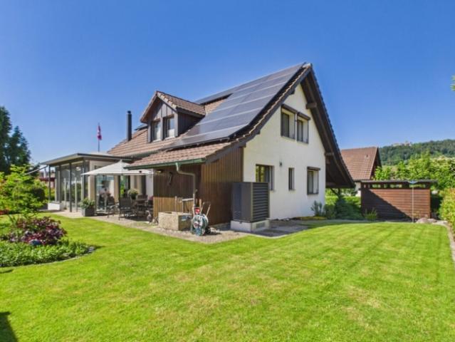 Freistehendes 5.5 Zimmer Einfamilienhaus mit sonnigem Garten