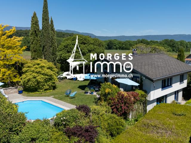 Freistehendes 5.5 Zimmer Haus mit wunderschönem Pool