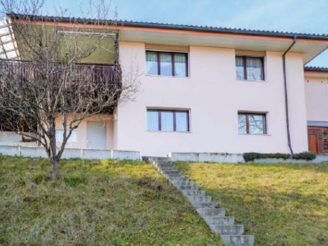 Freistehendes 5 Zimmer EFH mit Garage, Vorplatz, Balkon, Garten und schöner Aussicht