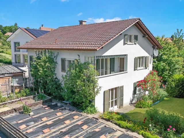 Freistehendes 5 Zimmer Einfamilienhaus an toller Lage in Meikirch
