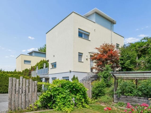 Freistehendes 5 Zimmer Einfamilienhaus mit 3 Zimmer Einliegerwohnung und Studio