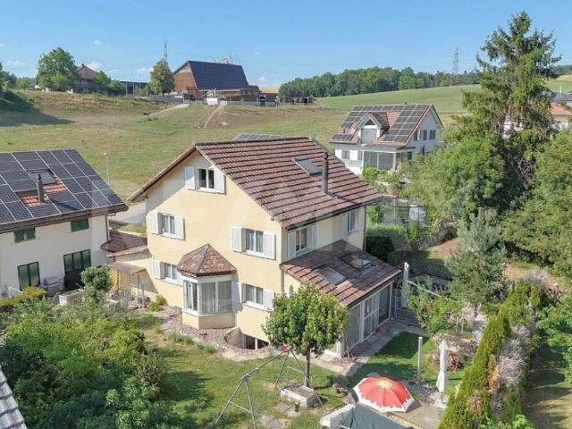 Freistehendes 6.5 Zimmer EFH sonnige Aussichten für eine Familie