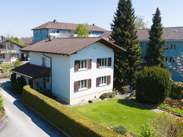 Freistehendes 8.5 Zimmer Ein oder Zweifamilienhaus mit Raum & Zeit für Ihr Familienleben und Ihre persönlichen Ideen!