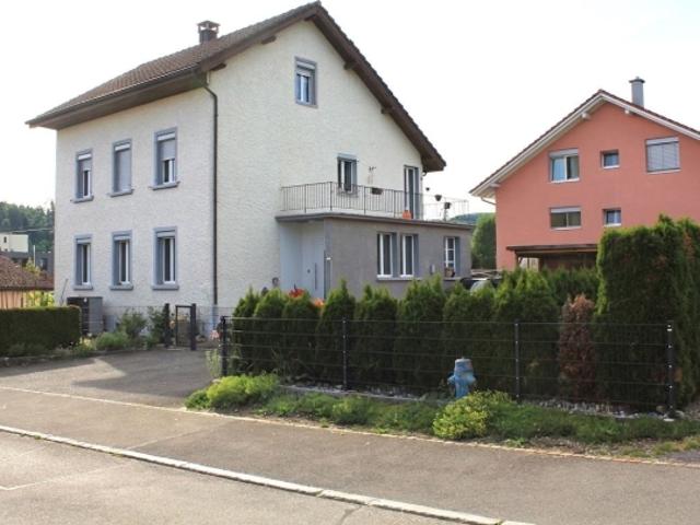 Freistehendes 9 Zimmer Haus mit Garten neu für CHF 975'000