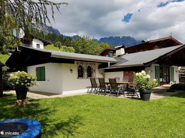 Freizeitwohnsitz im Bergdoktor Dorf Ellmau bei Kitzbühel in Tirol unterm Wilden Kaiser Panorma