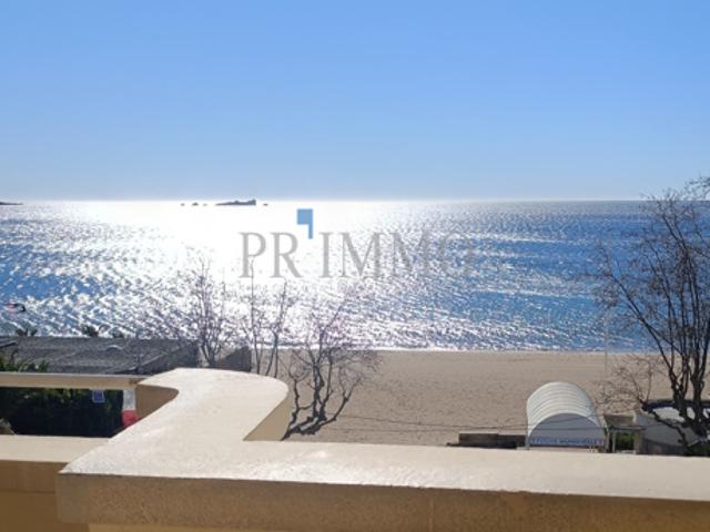 FREJUS 2 pièces Front de Mer en dernier étage