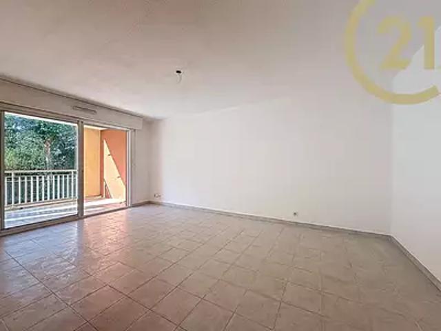 Fréjus 83600 Achat / Vente appartement 2 pièces t2