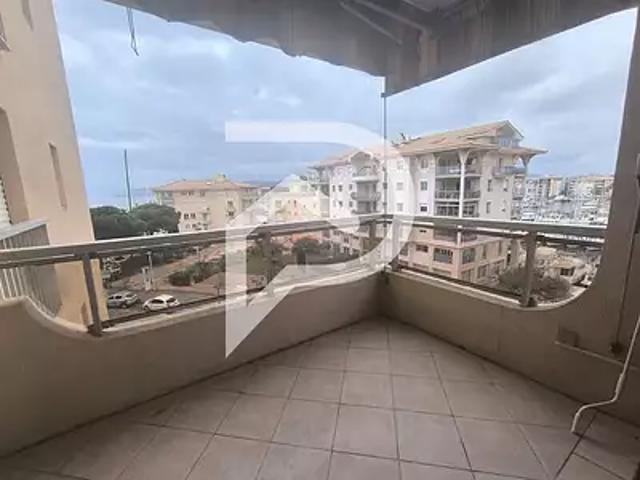 Fréjus 83600 Achat / Vente appartement 2 pièces t2 terrasse
