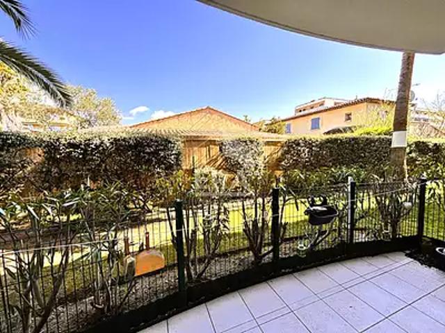 Fréjus 83600 Achat / Vente appartement 2 pièces t2 terrasse parking