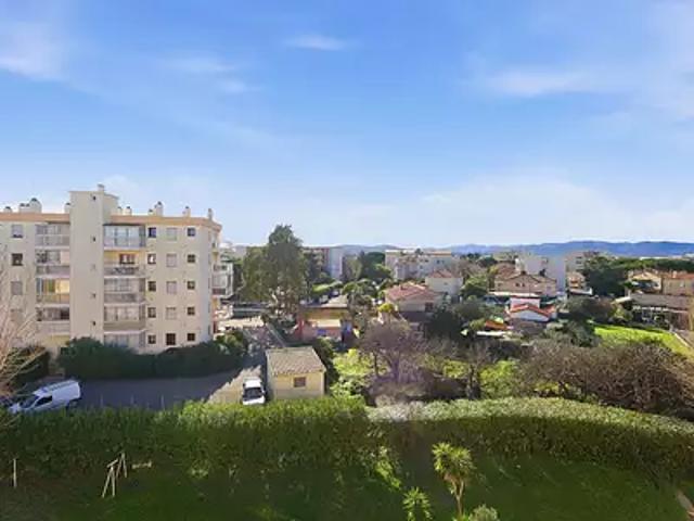 Fréjus 83600 Achat / Vente appartement 4 pièces t4 au dernier étage terrasse