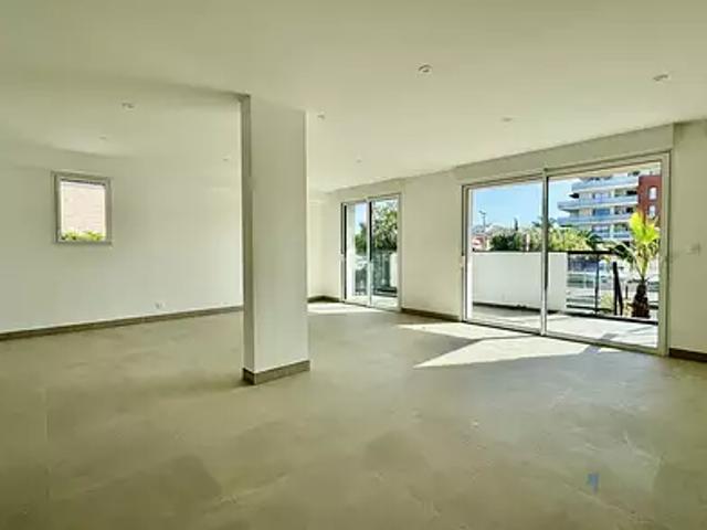 Fréjus 83600 Achat / Vente divers 3 pièces