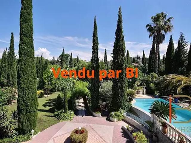 Fréjus 83600 Achat / Vente maison 11 pièces t11 piscine