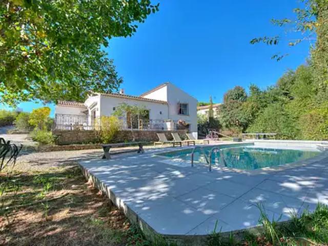Fréjus 83600 Achat / Vente maison 6 pièces t6 au dernier étage piscine
