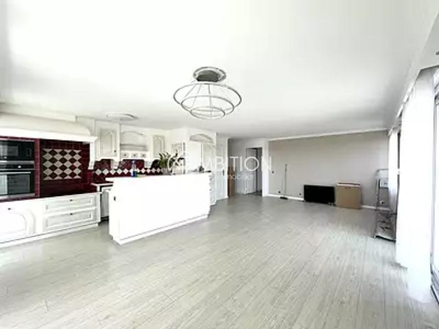 Fréjus 83600 Location appartement 4 pièces t4 terrasse parking