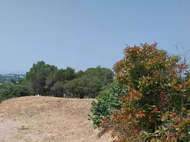 Fréjus 83600 Programme neuf terrain neuf à vendre