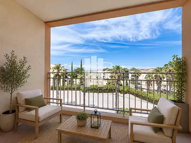 Fréjus 83370 Achat / Vente appartement 5 pièces t5 au dernier étage