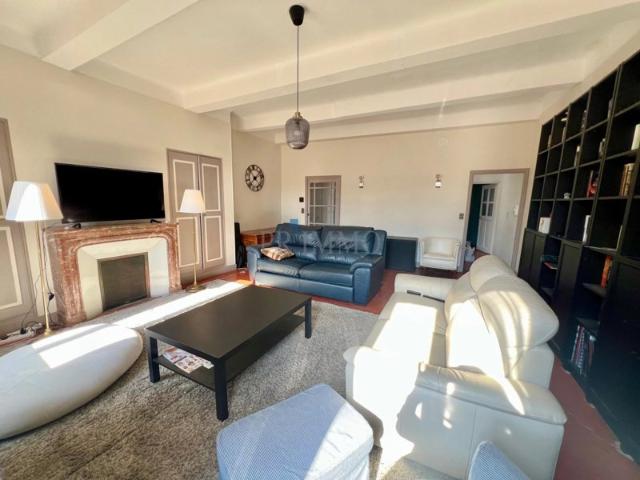 Fréjus Centre Historique, vaste appartement T4 de 124 m2 en