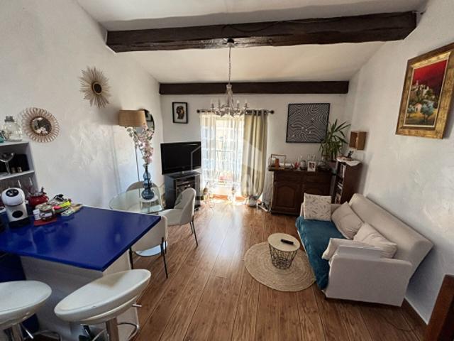 FREJUS A vendre Charmant Studio en Dernier Étage au Coeur du Centre Ville