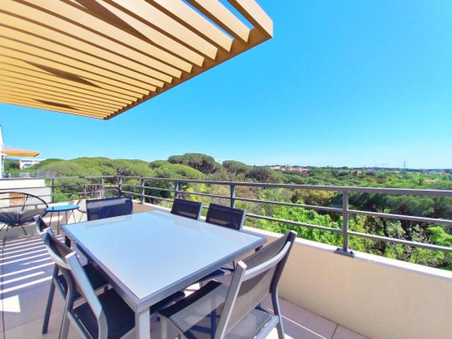 FREJUS APPARTEMENT DERNIER ETAGE 3 PIECES AVEC TERRASSE 56M²