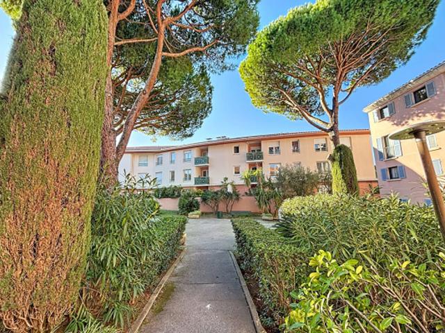Fréjus Appartement T3 de 61 m² avec garage, au calme et proche des commerces
