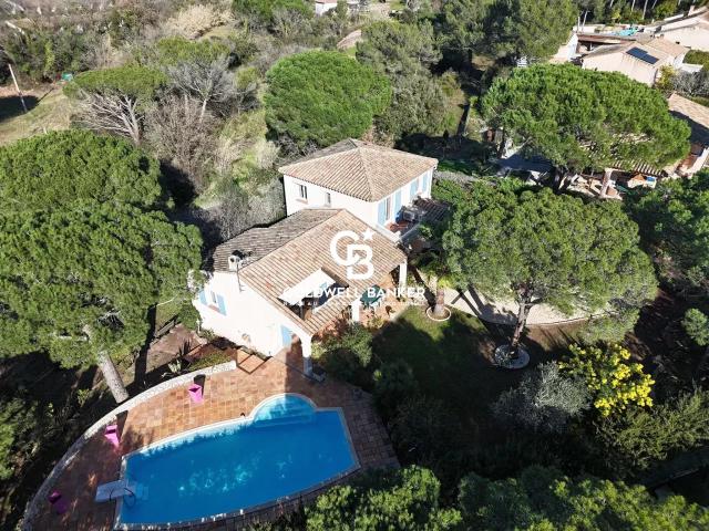 Frejus Belle Villa Avec Piscine sur un terrain de 1092 m² 144m² Fréjus