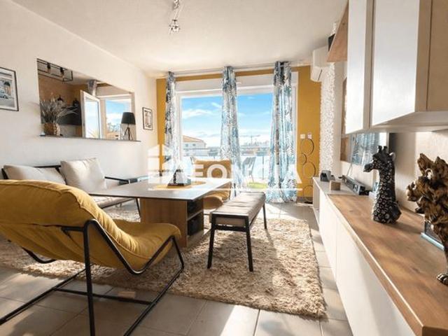 Fréjus, grand appartement 2 pièces au calme, bonne exposition, grande terrasse, parking privatif