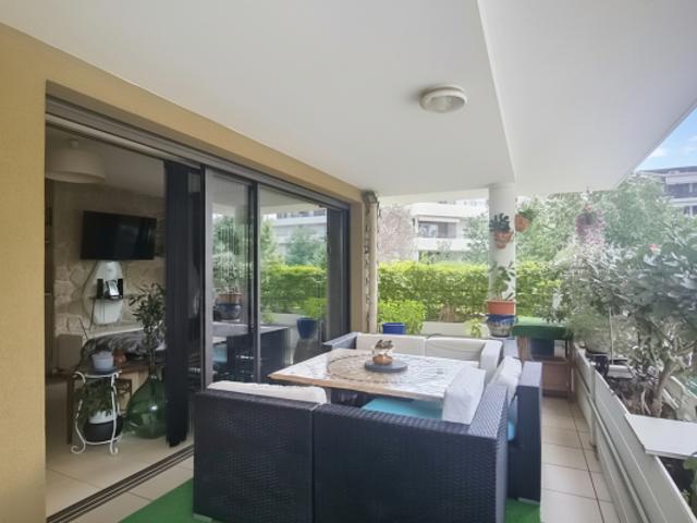 FREJUS GRAND T3 SPACIEUSE TERRASSE GARAGE