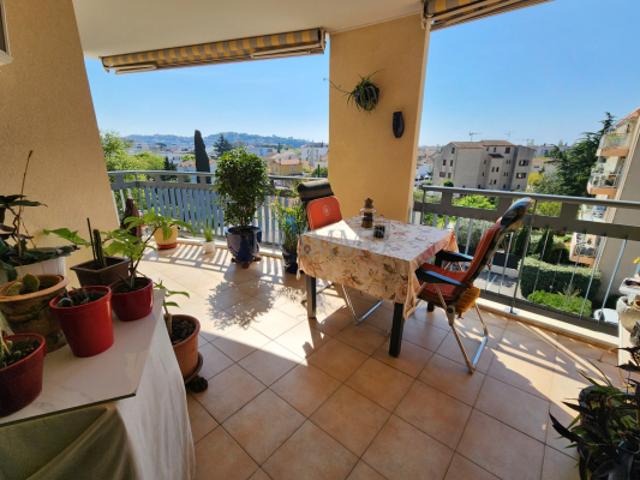 FREJUS EXCLU T4 88m2 TERRASSE 14m2 GARAGE et PARKING PRI
