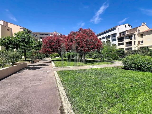 Fréjus – Studio vendu meublé, idéal investissement ou pied à terre