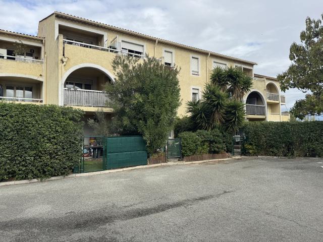 FREJUS PLAGE: Lot de 4 appartements Résidence sécurisée