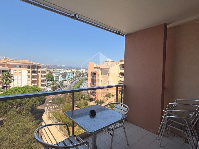 FREJUS PLAGE. Studio cabine 27 m2