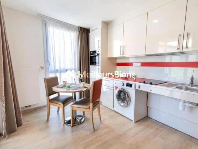 Fréjus plage/centre ville appartement T1 meublé dans résidence services seniors de standing