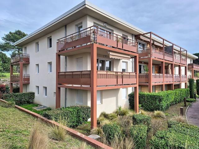 Fréjus T2 Terrasse Place de parking Piscine 39m² Fréjus