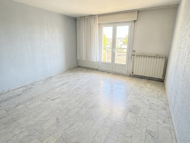 FRÉJUS T3 65 m2 avec grand balcon terrasse et loggia