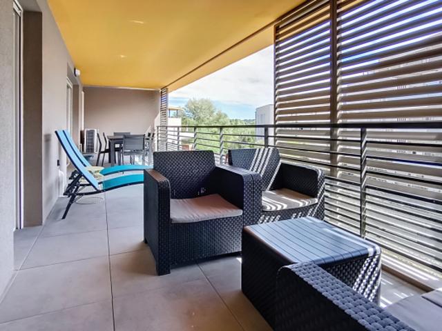 FREJUS T3 TERRASSE PISCINE GARAGE DOUBLE PARKING