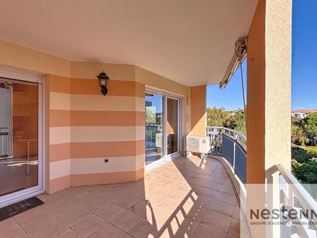 FREJUS T4 lumineux avec terrasse plein sud et suite parentale parking