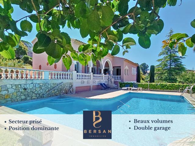 FREJUS TOUR DE MARE VILLA INDIVIDUELLE GRAND VOLUMES 4 CHAMBRES PISCINE