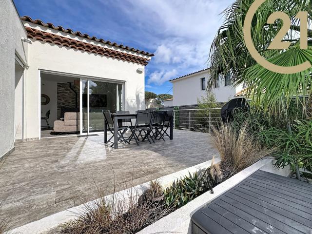 FREJUS TOUR DE MARE VILLA 4 PIECES AU CALME PISCINE
