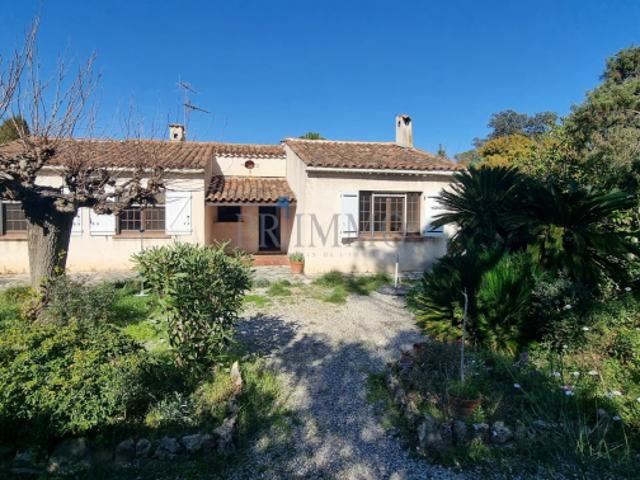 FREJUS VALESCURE VIILA A RENOVER SUR 1600M2 DE TERRAIN PISCI