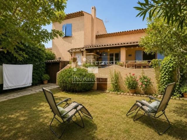 FRÉJUS – Villa de charme avec piscine, terrasse couverte et beaux volumes