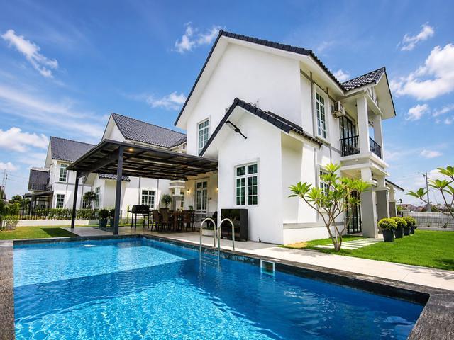 FRENCH DESIGN BUNGALOW WITH POOL Anjung Gapam Bemban Melaka