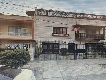 FRENTE A LA HUACA PUCLLANA EN ELIAS AGUIRRE
